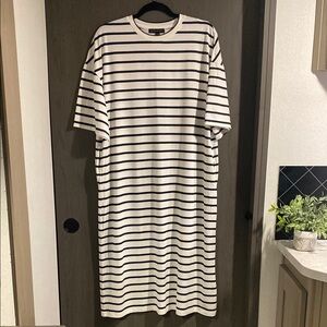 Banana Republic Black and White Oversized Dress